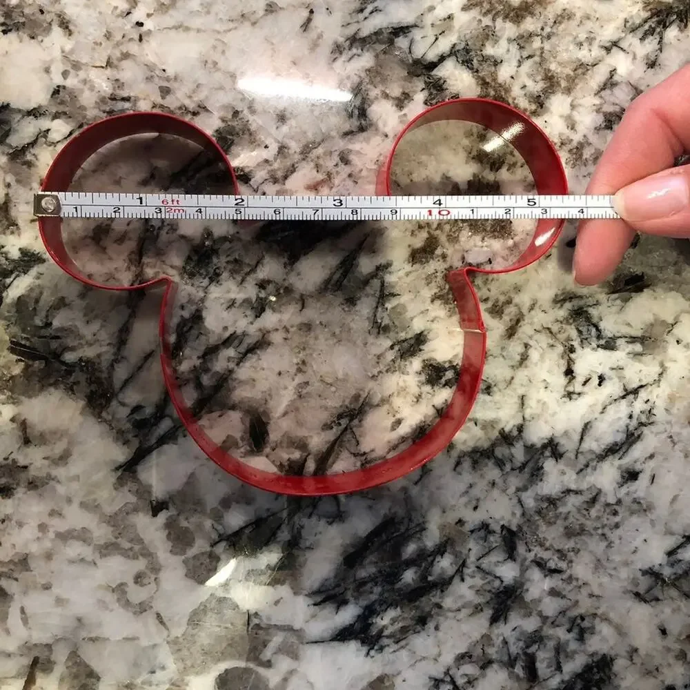 Mickey/minnie mouse disney cookie cutter